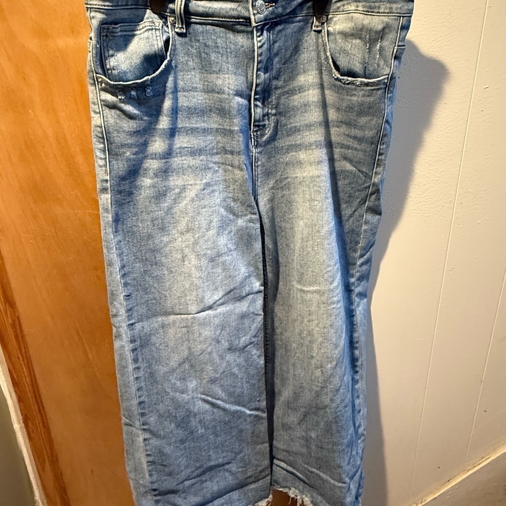 Risen Wide Leg Jeans